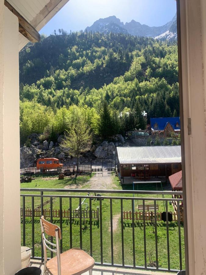 Bujtina Izet Selimaj Hotel Valbone Exterior foto